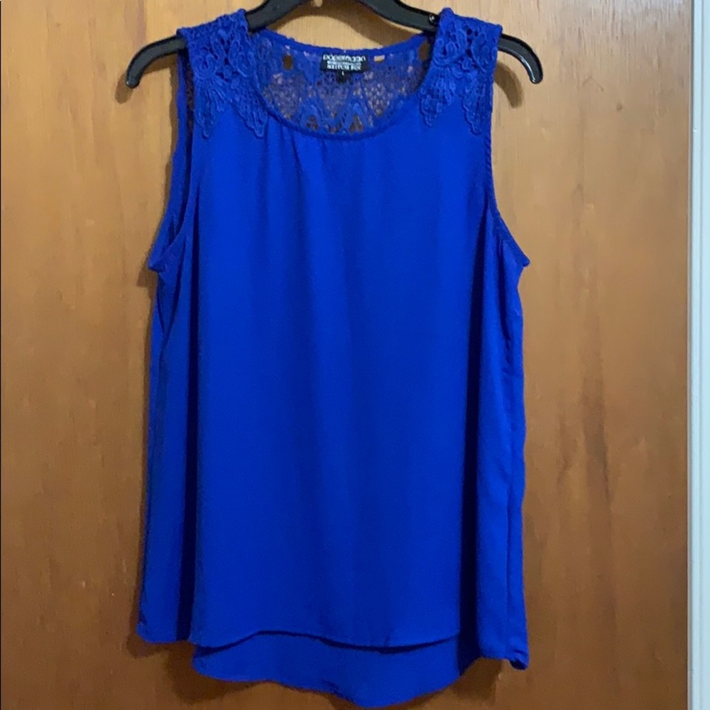 Gorgeous size L blue top with lace details